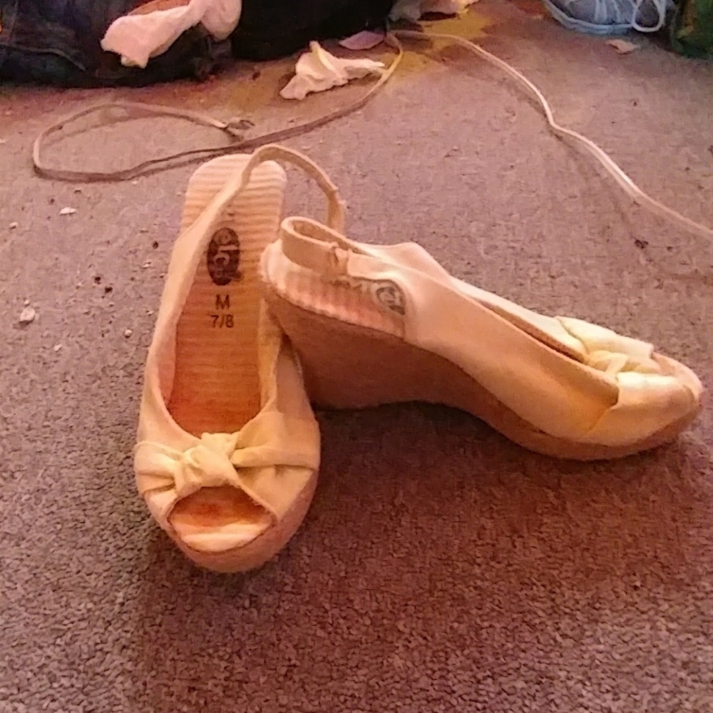 7/8 Rue 21 Yellow Wedges